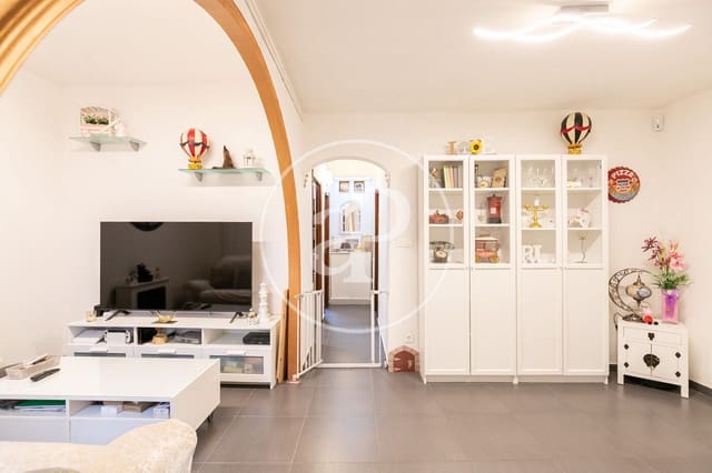 2 bedroom Apartment for sale in Sants, Barcelona city - € 325,000 (Ref: 9387891)