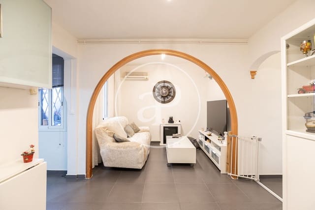 2 bedroom Apartment for sale in Sants, Barcelona city - € 325,000 (Ref: 9387891)