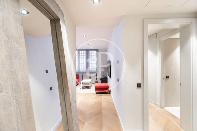 3 soverom Leilighet til leie i El Barri Gòtic, Barcelona by - € 2 950 (Ref: 9395973)