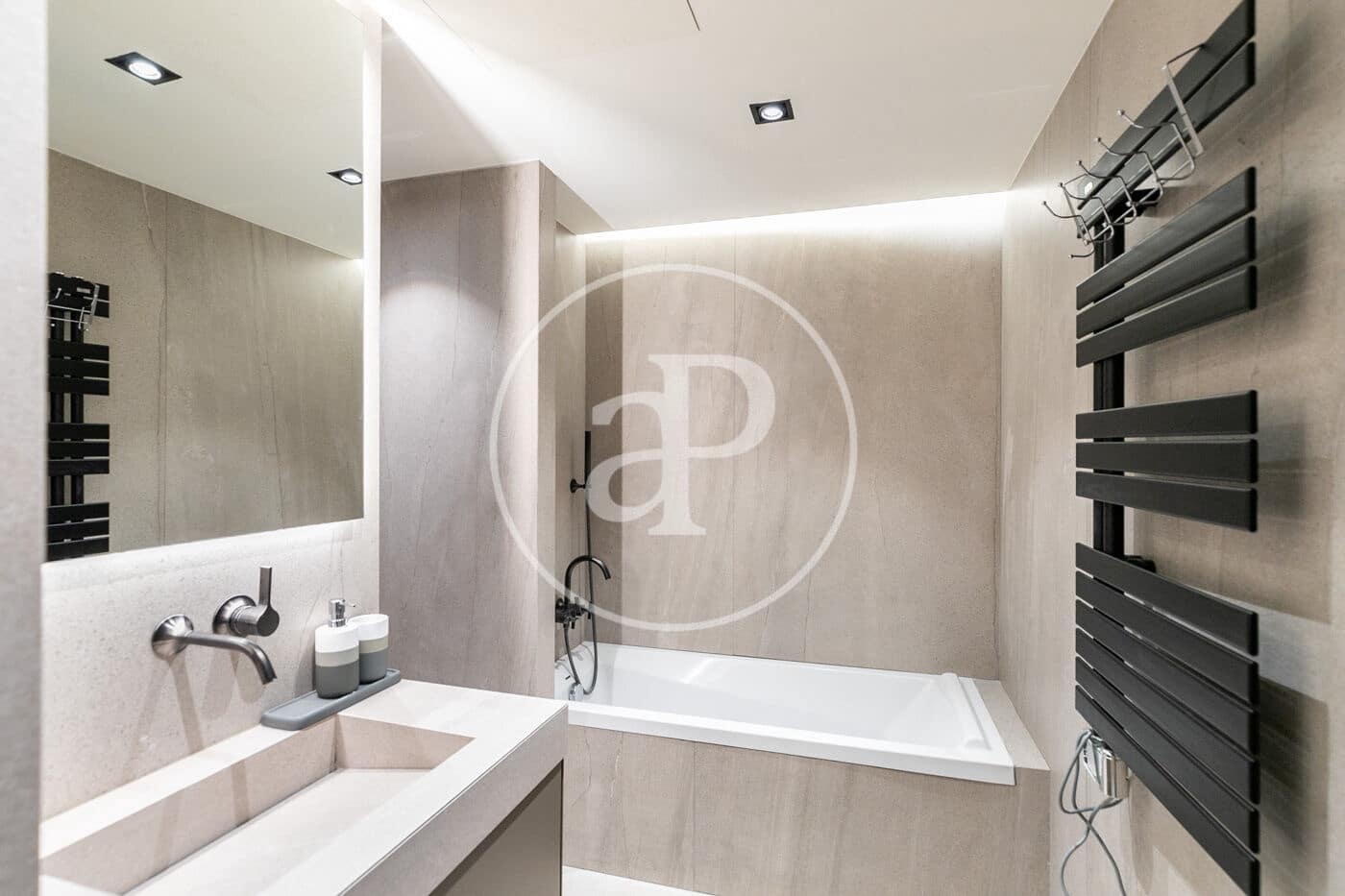 3 Zimmer Apartment zu vermieten in Barcelona Stadt - 2.950 € (Ref: 9395973)