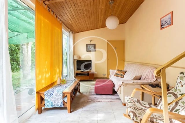 5 bedroom Villa for sale in Begues - € 575,000 (Ref: 9398469)