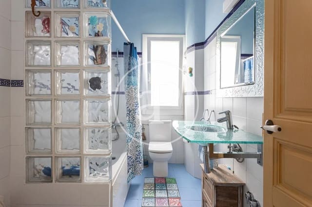 5 bedroom Villa for sale in Begues - € 575,000 (Ref: 9398469)