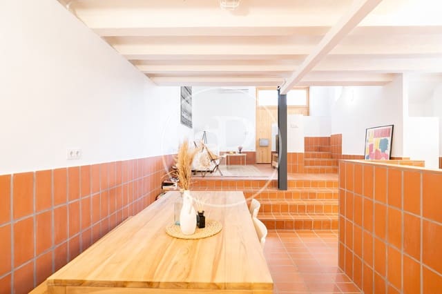 4 bedroom Apartment for sale in Sants, Barcelona city - € 685,000 (Ref: 9398470)