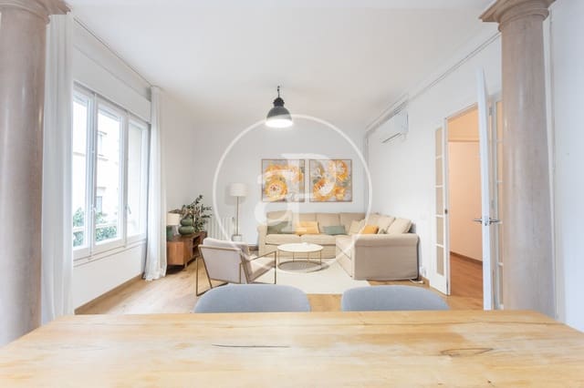 4 bedroom Apartment for rent in La Vila de Gràcia, Barcelona city - € 3,300 (Ref: 9400915)