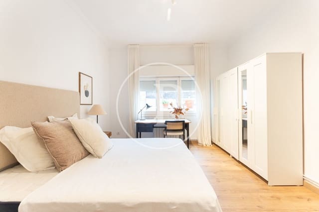 4 bedroom Apartment for rent in La Vila de Gràcia, Barcelona city - € 3,300 (Ref: 9400915)