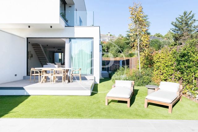 Apartment for sale in Bellaterra, Cerdanyola del Vallès with pool garage - € 1,420,000 (Ref: 9400921)
