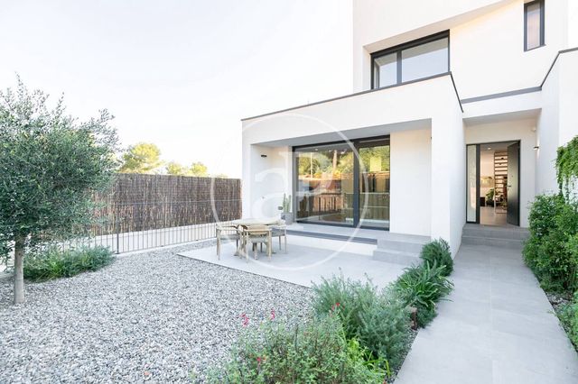 Apartment for sale in Bellaterra, Cerdanyola del Vallès with pool garage - € 1,420,000 (Ref: 9400921)