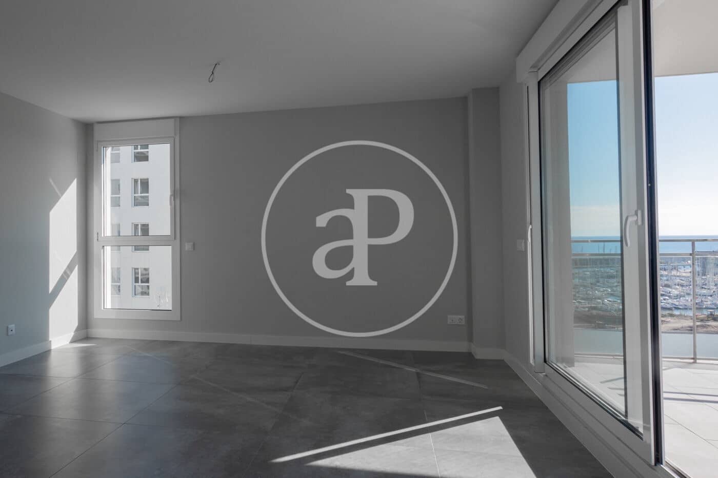 4 quarto Apartamento para arrendar em Badalona com piscina - 3 000 € (Ref: 9403348)