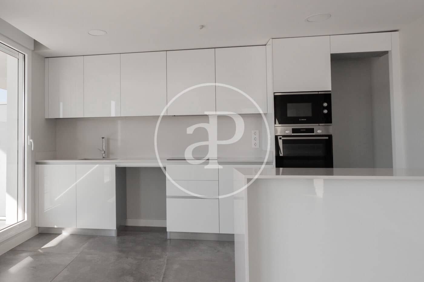 4 quarto Apartamento para arrendar em Badalona com piscina - 3 000 € (Ref: 9403348)