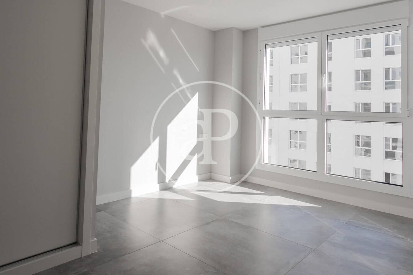 4 quarto Apartamento para arrendar em Badalona com piscina - 3 000 € (Ref: 9403348)