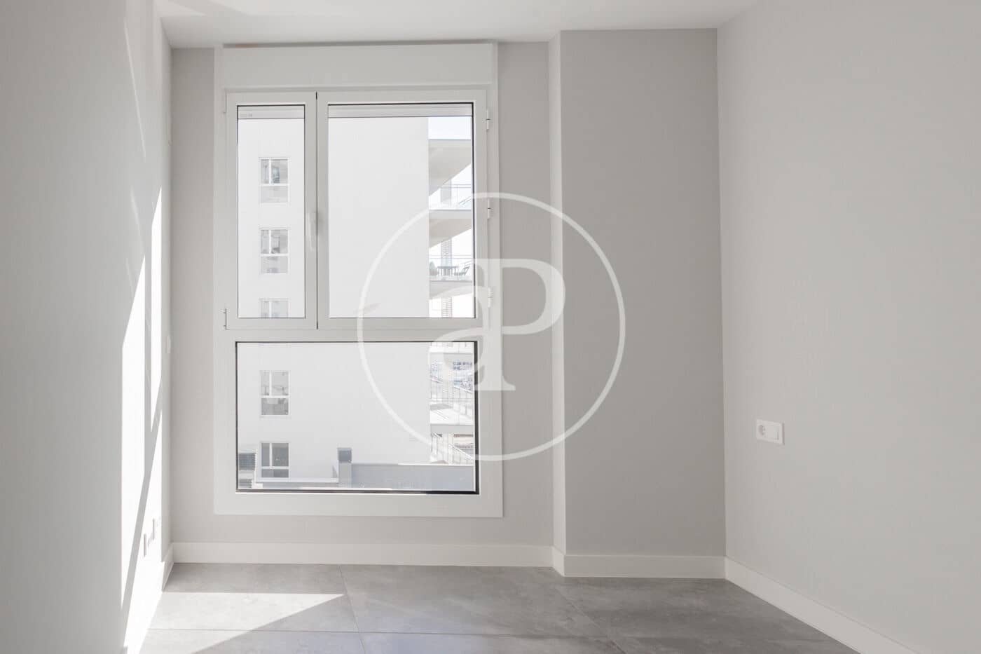 4 quarto Apartamento para arrendar em Badalona com piscina - 3 000 € (Ref: 9403348)