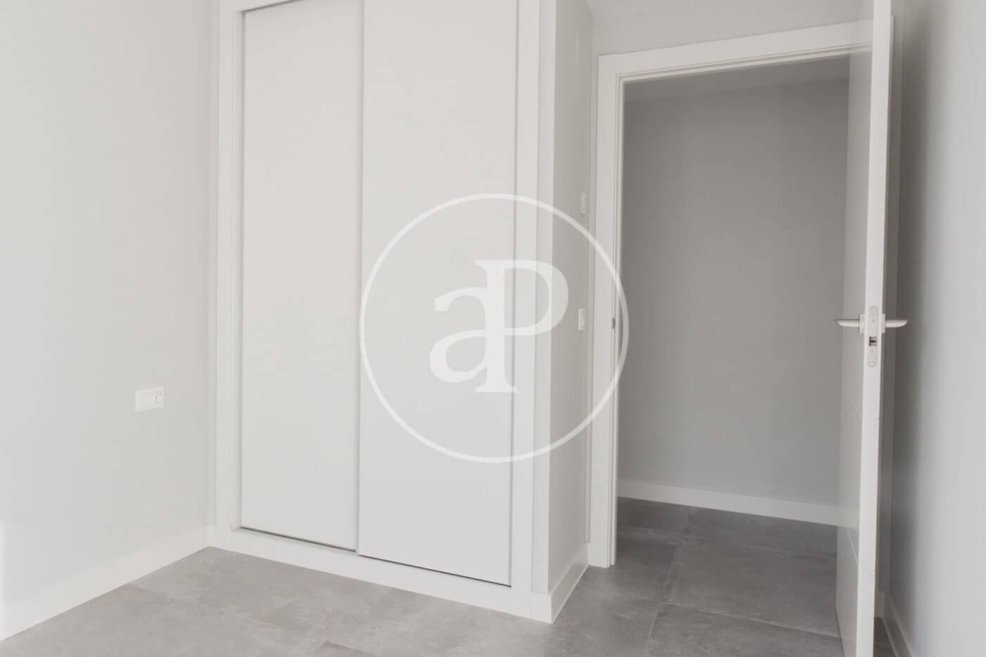 4 quarto Apartamento para arrendar em Badalona com piscina - 3 000 € (Ref: 9403348)