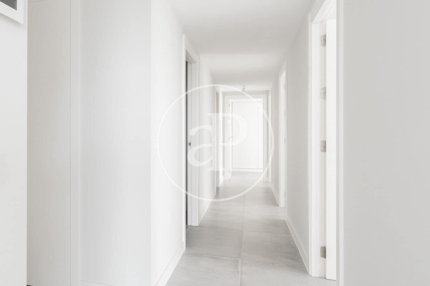 4 quarto Apartamento para arrendar em Badalona com piscina - 3 000 € (Ref: 9403348)