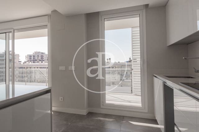 4 quarto Apartamento para arrendar em Badalona com piscina - 3 000 € (Ref: 9403348)