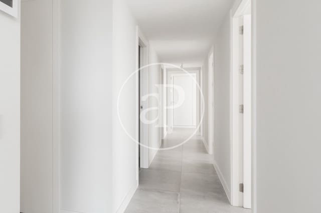 4 quarto Apartamento para arrendar em Badalona com piscina - 3 000 € (Ref: 9403348)