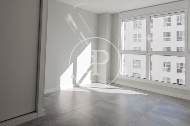 4 quarto Apartamento para arrendar em Badalona com piscina - 3 000 € (Ref: 9403348)