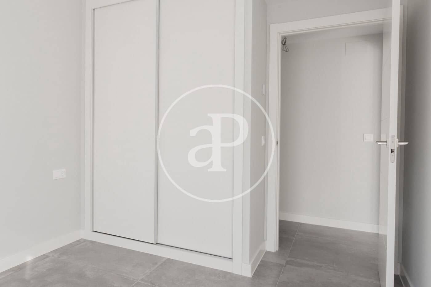 4 quarto Apartamento para arrendar em Badalona com piscina - 3 000 € (Ref: 9403348)