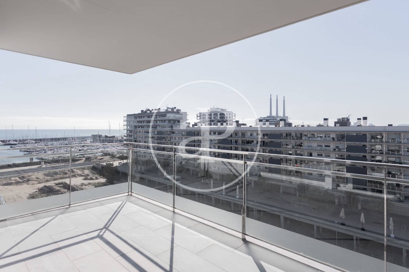 4 quarto Apartamento para arrendar em Badalona com piscina - 3 000 € (Ref: 9403348)