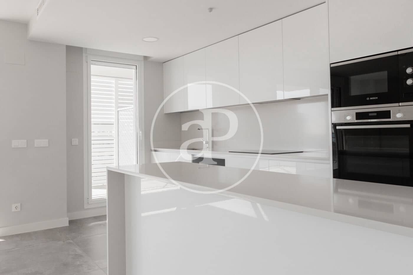 4 quarto Apartamento para arrendar em Badalona com piscina - 3 000 € (Ref: 9403348)