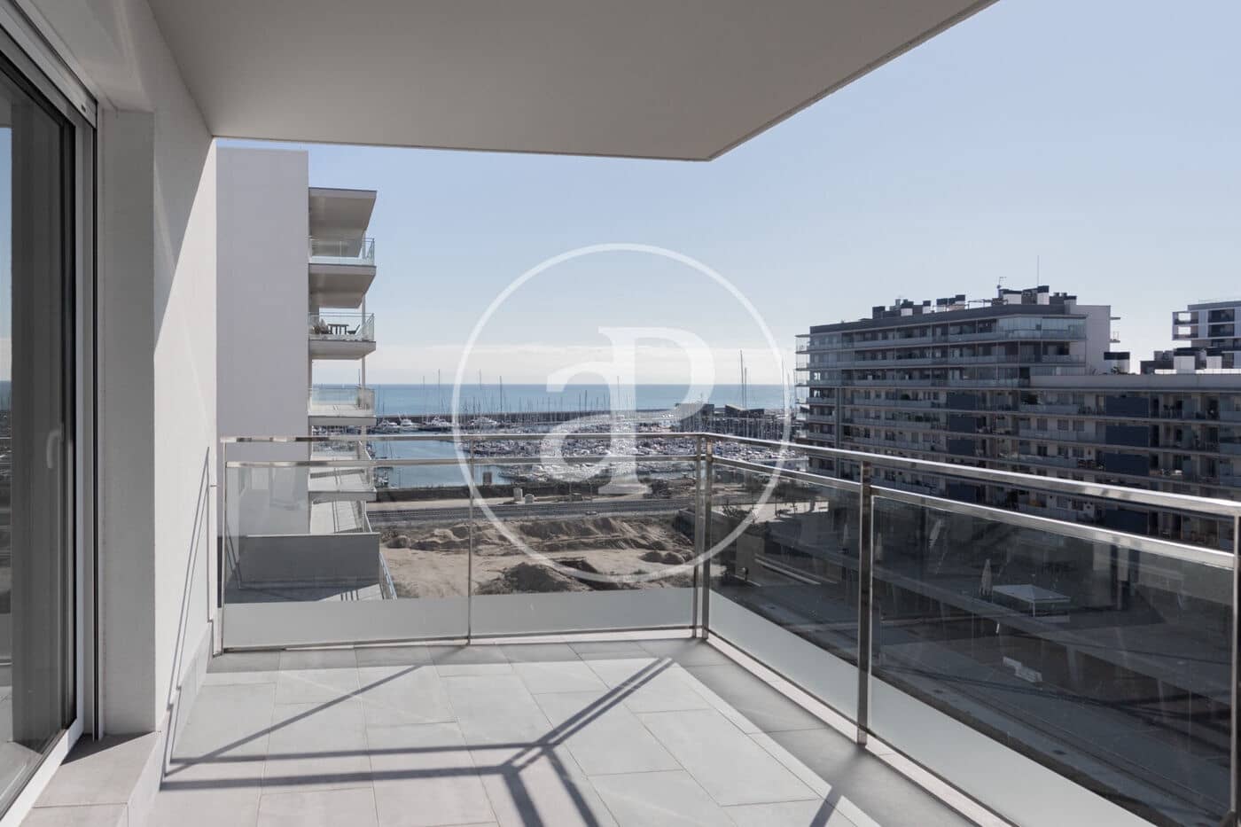 4 quarto Apartamento para arrendar em Badalona com piscina - 3 000 € (Ref: 9403348)