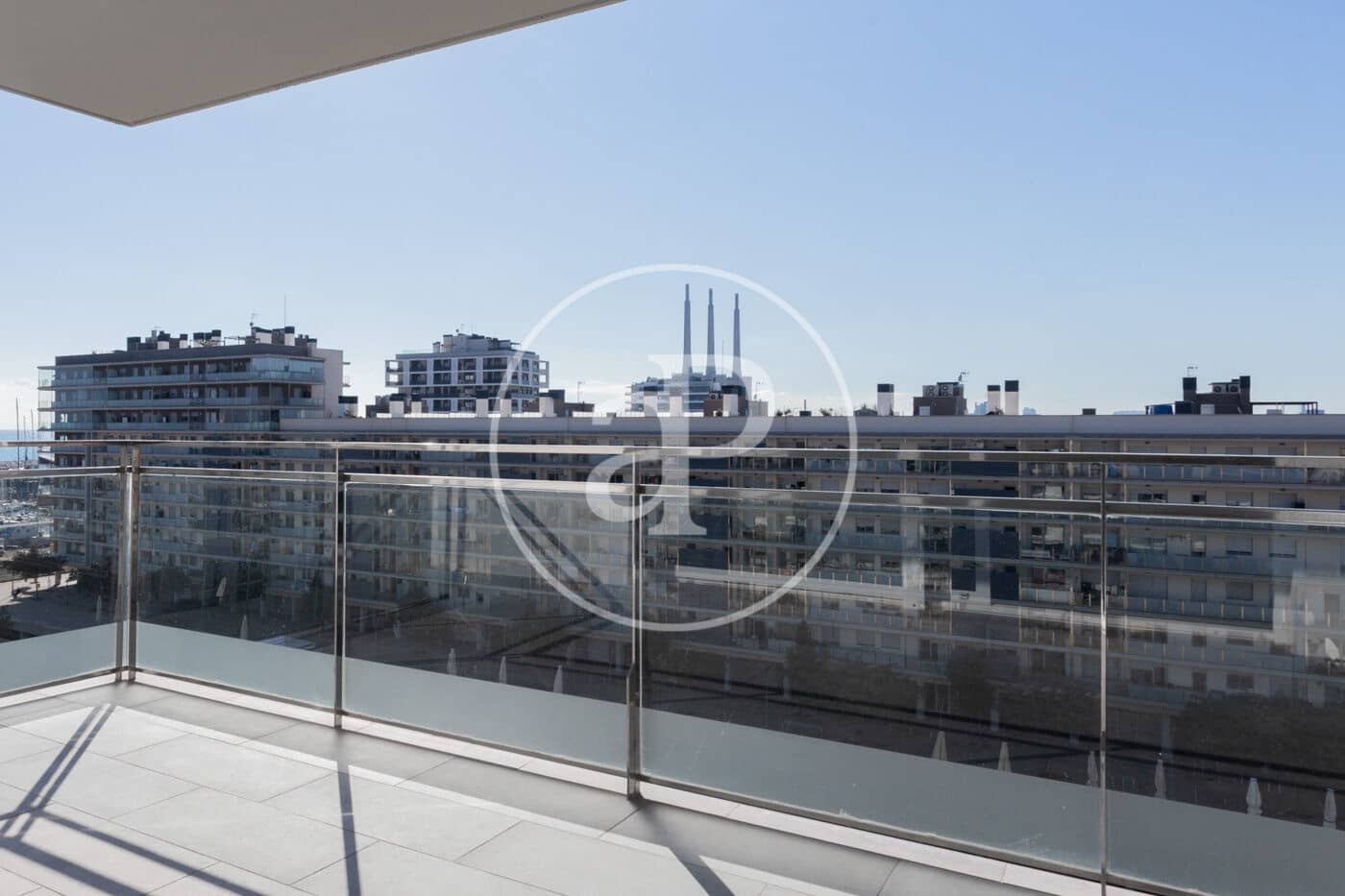 4 quarto Apartamento para arrendar em Badalona com piscina - 3 000 € (Ref: 9403348)