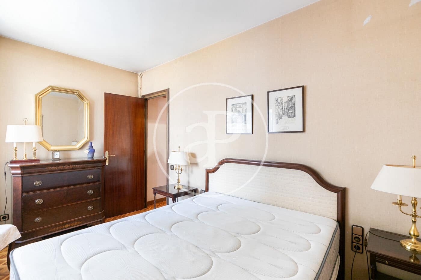 5 soveværelse Lejlighed til salg i Barcelona by - € 1.387.000 (Ref: 9403349)