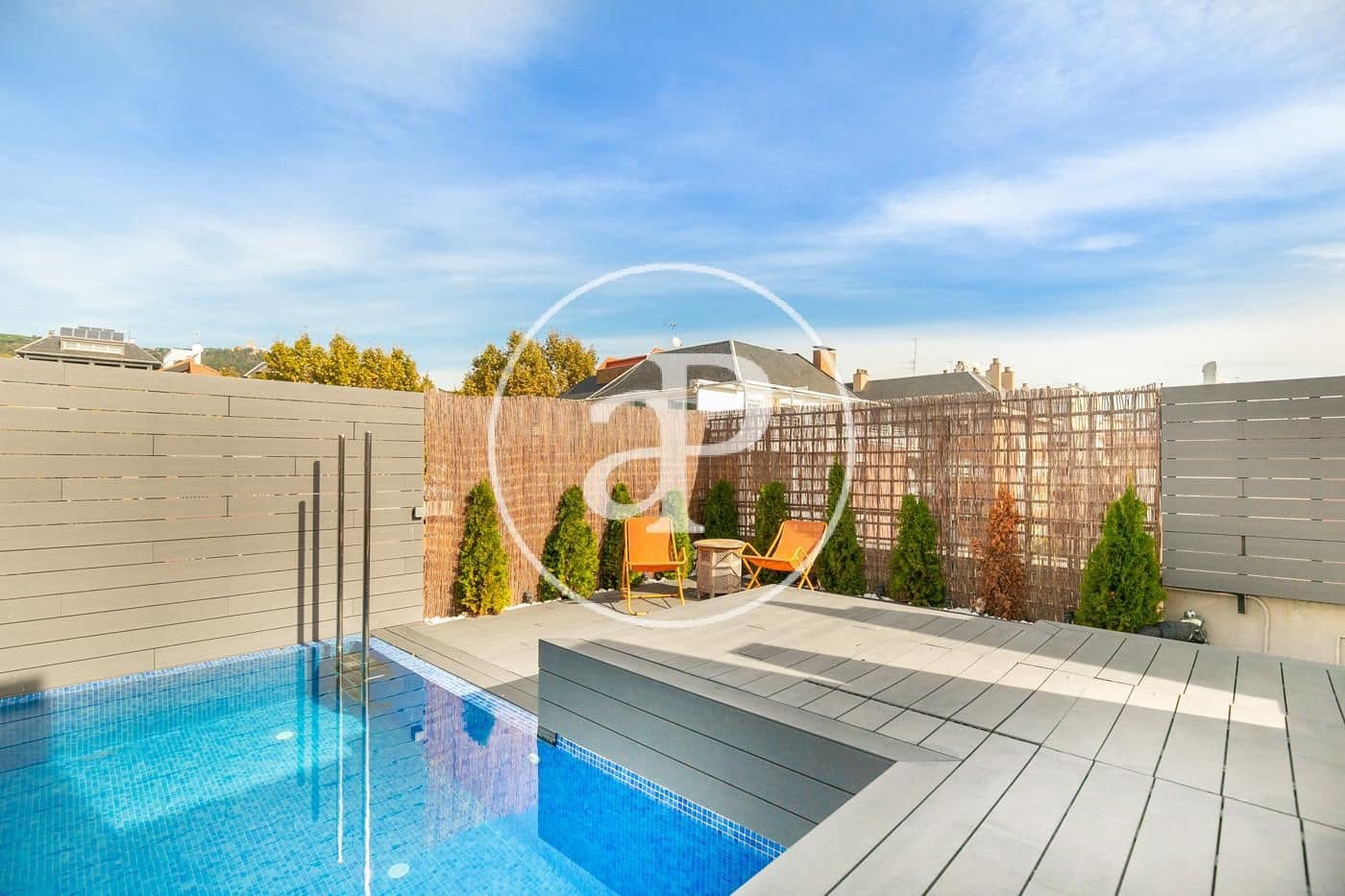 4 Zimmer Penthouse zu vermieten in Barcelona Stadt mit Pool - 6.000 € (Ref: 9406821)