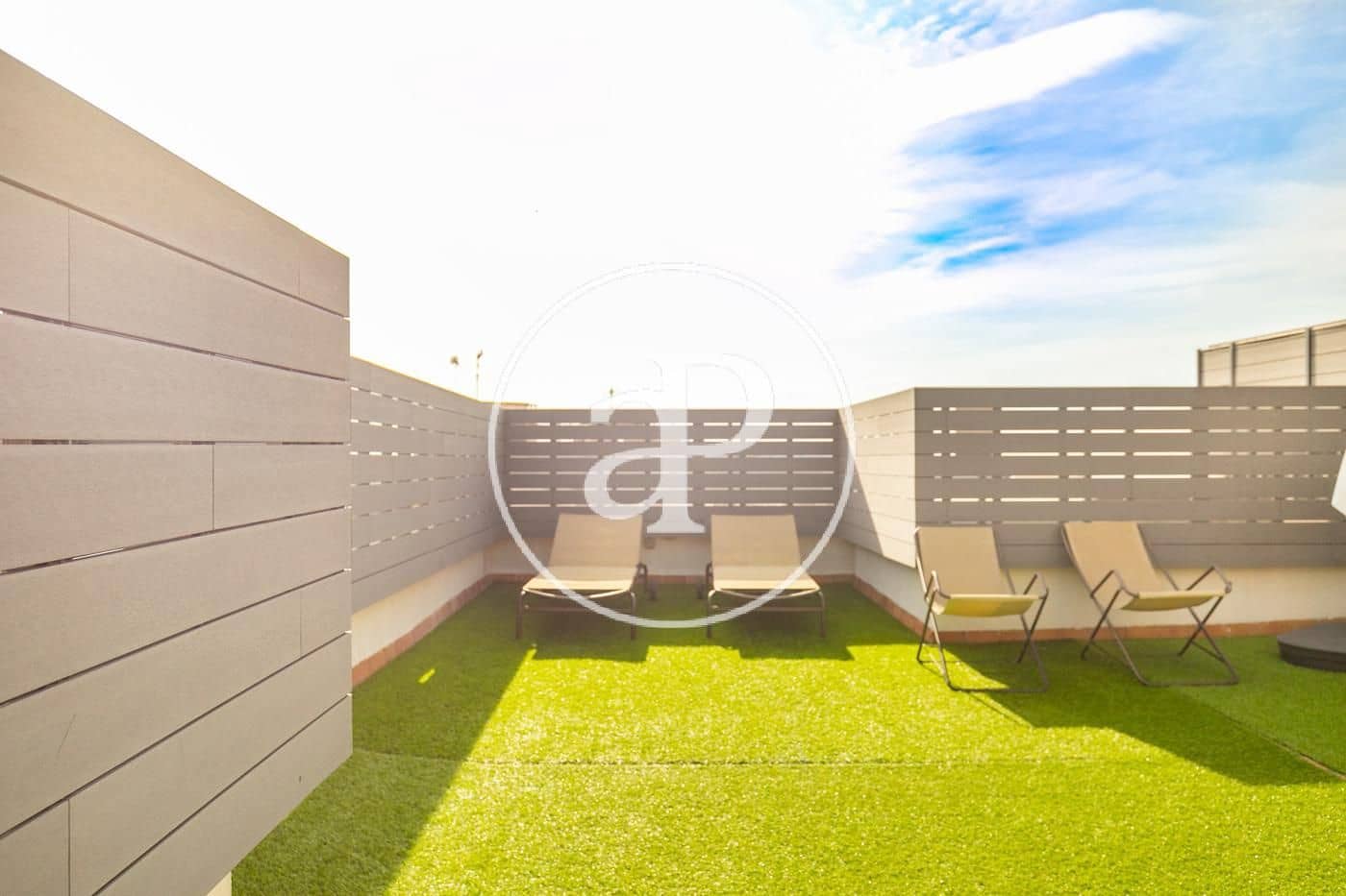 4 Zimmer Penthouse zu vermieten in Barcelona Stadt mit Pool - 6.000 € (Ref: 9406821)