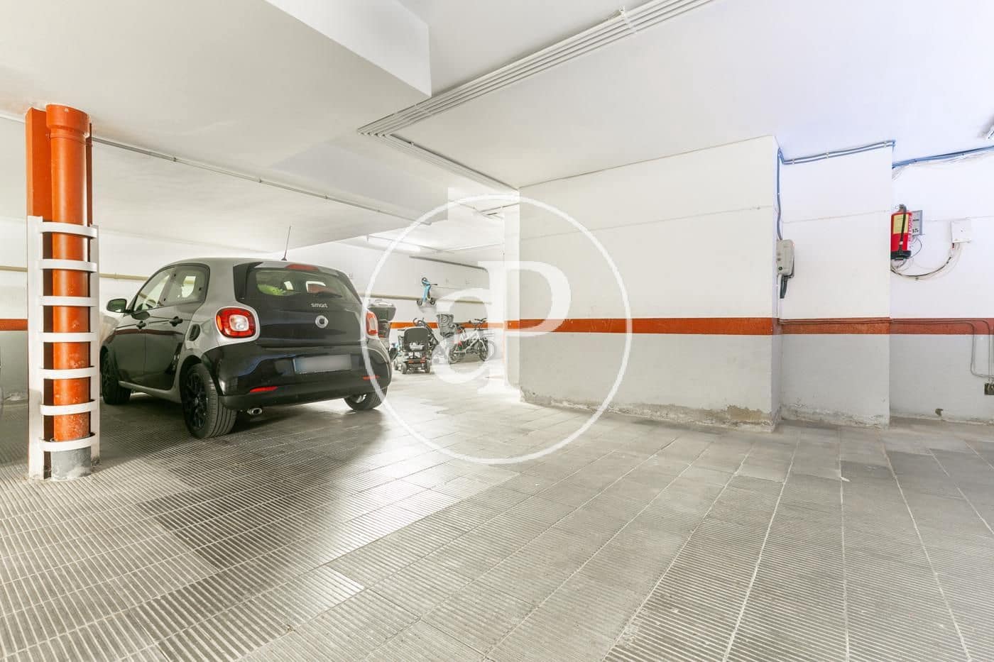 4 Zimmer Penthouse zu vermieten in Barcelona Stadt mit Pool - 6.000 € (Ref: 9406821)