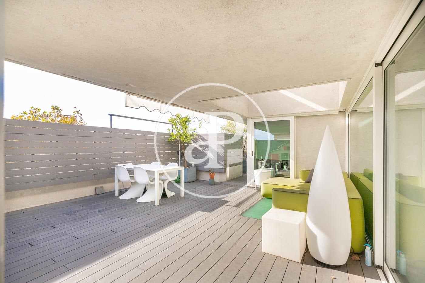 4 Zimmer Penthouse zu vermieten in Barcelona Stadt mit Pool - 6.000 € (Ref: 9406821)