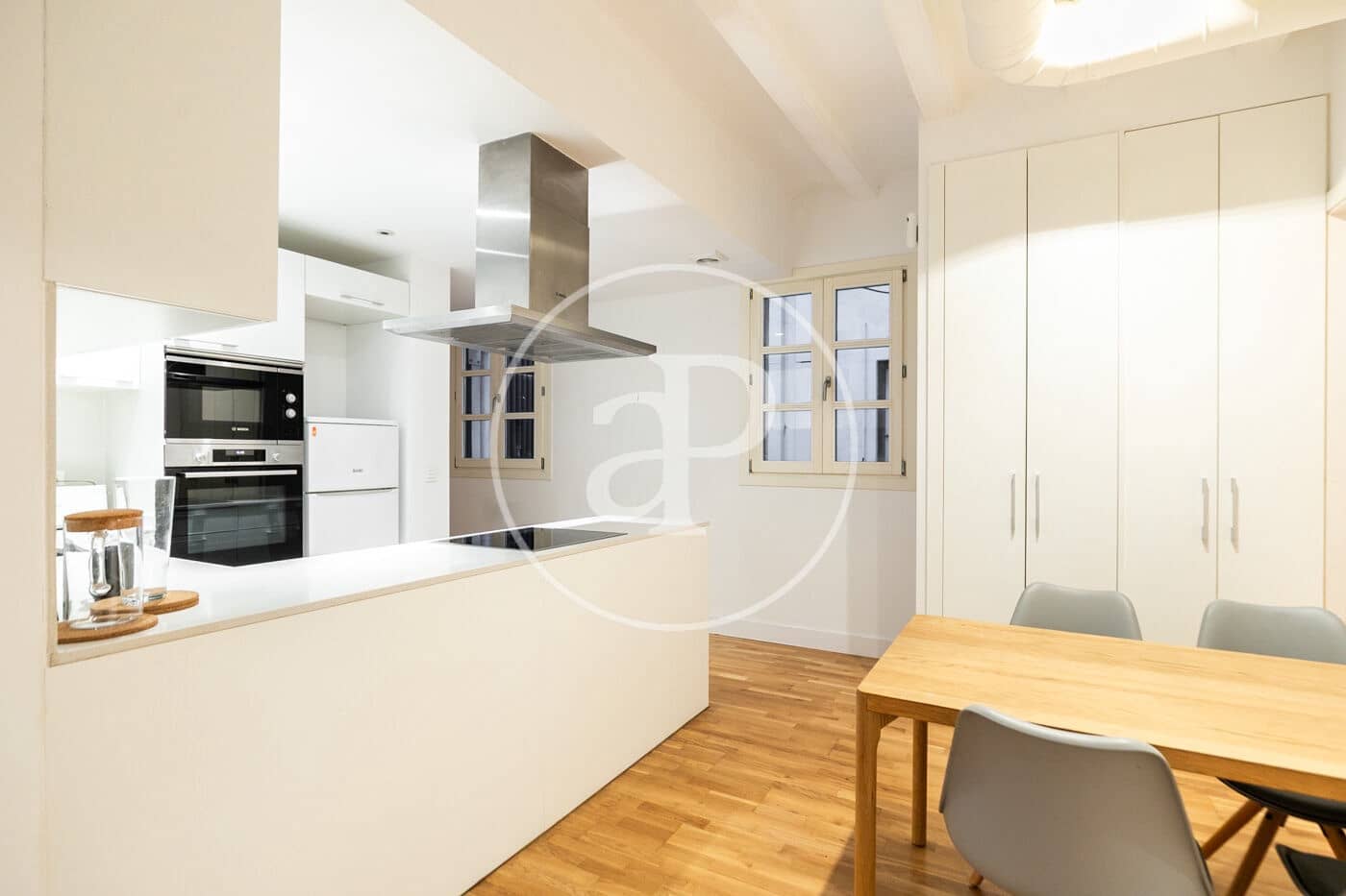 Lejlighed til salg i Barcelona by - € 480.000 (Ref: 9406823)