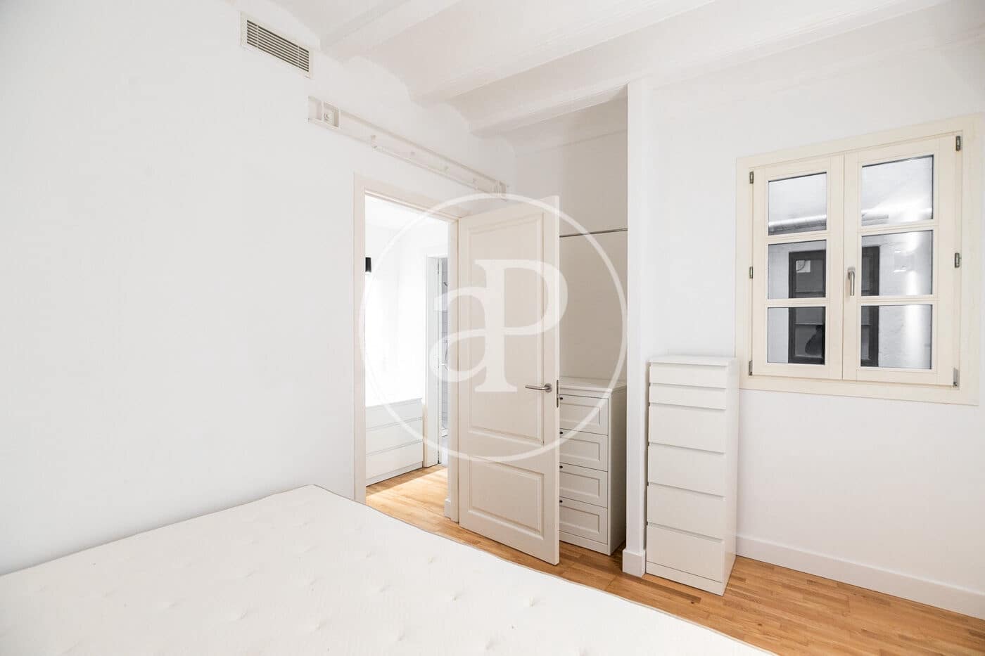 Lejlighed til salg i Barcelona by - € 480.000 (Ref: 9406823)