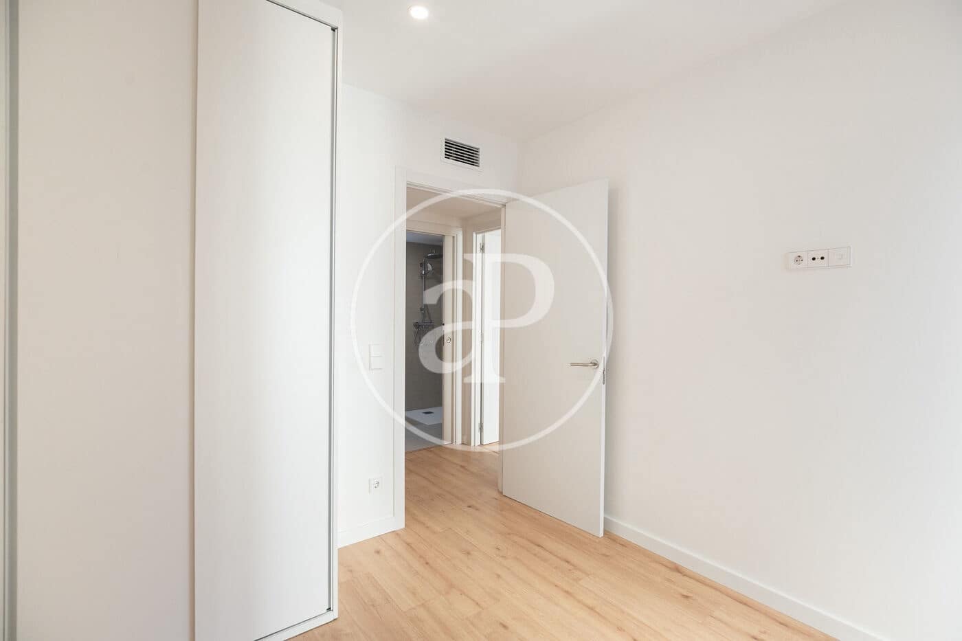 2 slaapkamer Appartement te huur in Barcelona stad - € 2.350 (Ref: 9406825)