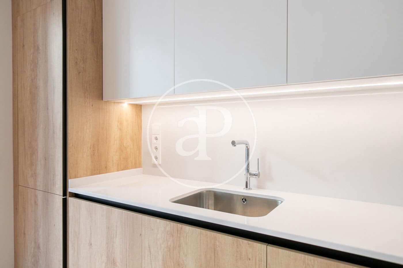 2 slaapkamer Appartement te huur in Barcelona stad - € 2.350 (Ref: 9406825)