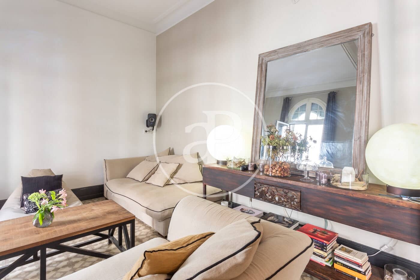 4 soveværelse Lejlighed til leje i Barcelona by - € 5.300 (Ref: 9414076)