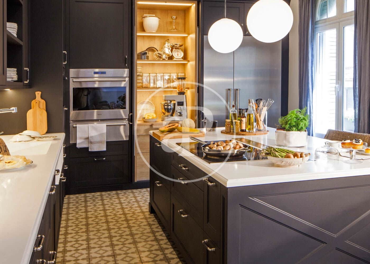 4 soveværelse Lejlighed til leje i Barcelona by - € 5.300 (Ref: 9414076)