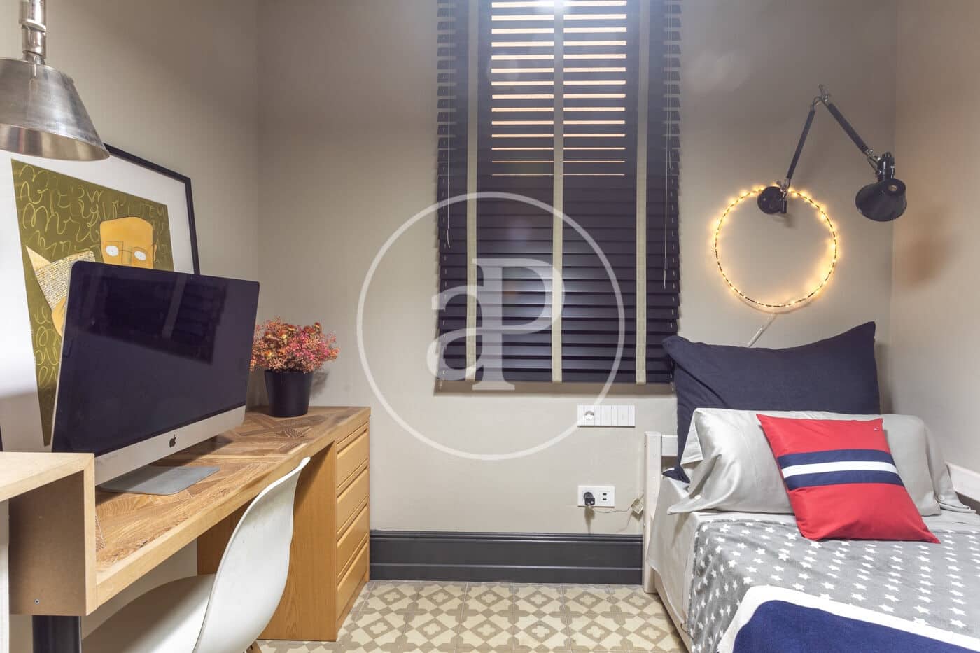 4 soveværelse Lejlighed til leje i Barcelona by - € 5.300 (Ref: 9414076)