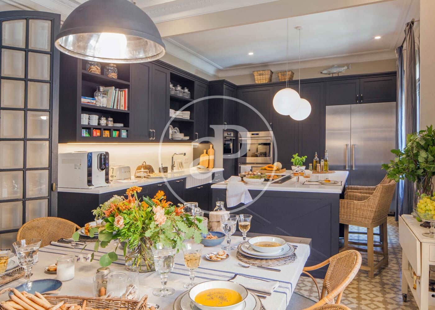 4 soveværelse Lejlighed til leje i Barcelona by - € 5.300 (Ref: 9414076)