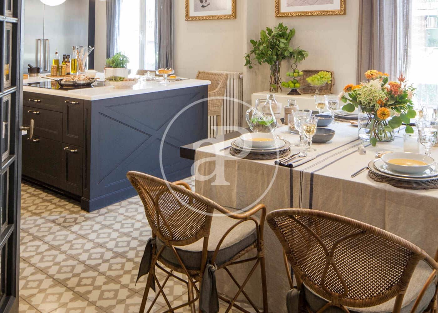 4 soveværelse Lejlighed til leje i Barcelona by - € 5.300 (Ref: 9414076)