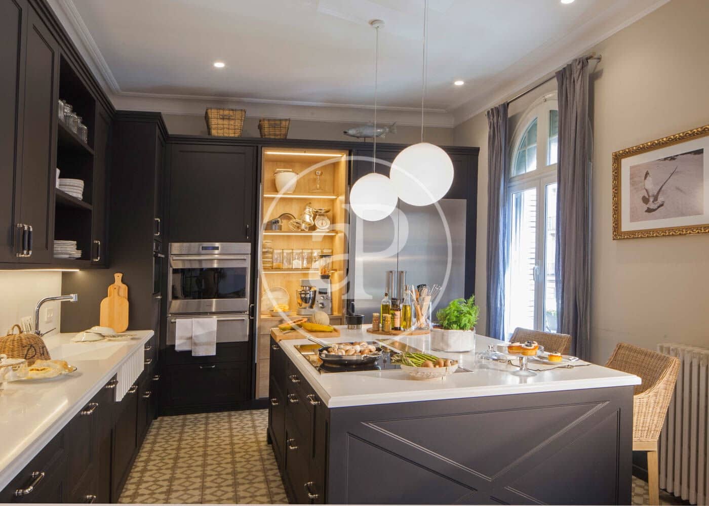 4 soveværelse Lejlighed til leje i Barcelona by - € 5.300 (Ref: 9414076)