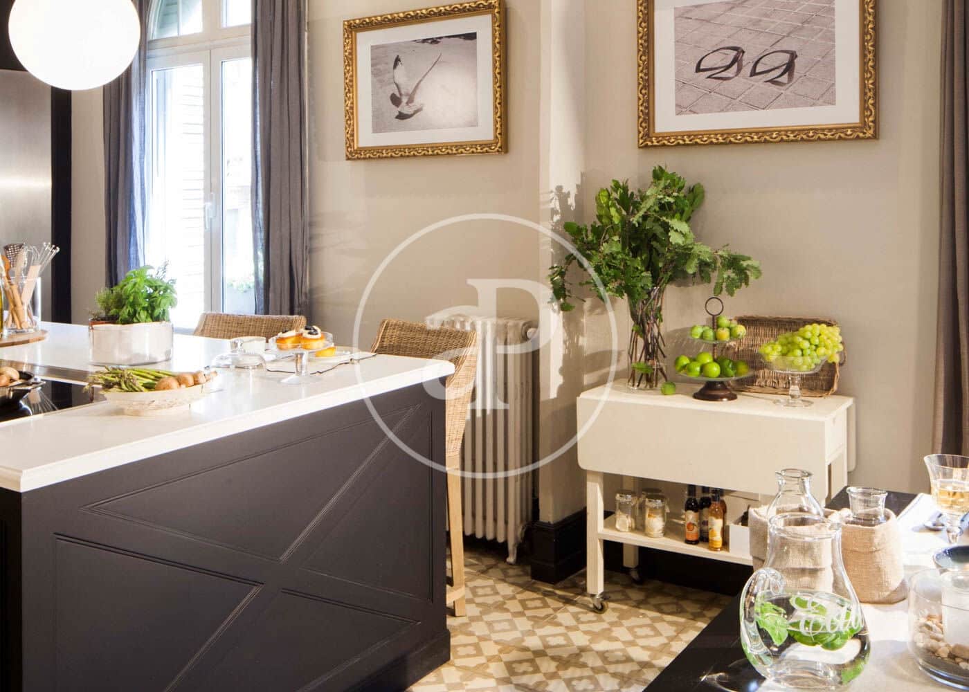 4 soveværelse Lejlighed til leje i Barcelona by - € 5.300 (Ref: 9414076)