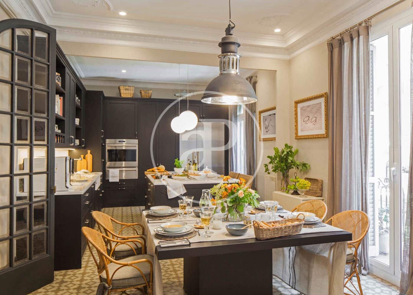 4 soveværelse Lejlighed til leje i Barcelona by - € 5.300 (Ref: 9414076)