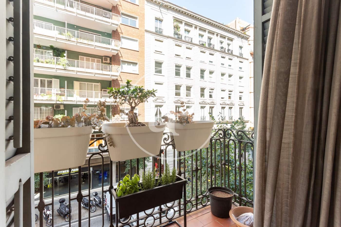 4 soveværelse Lejlighed til leje i Barcelona by - € 5.300 (Ref: 9414076)