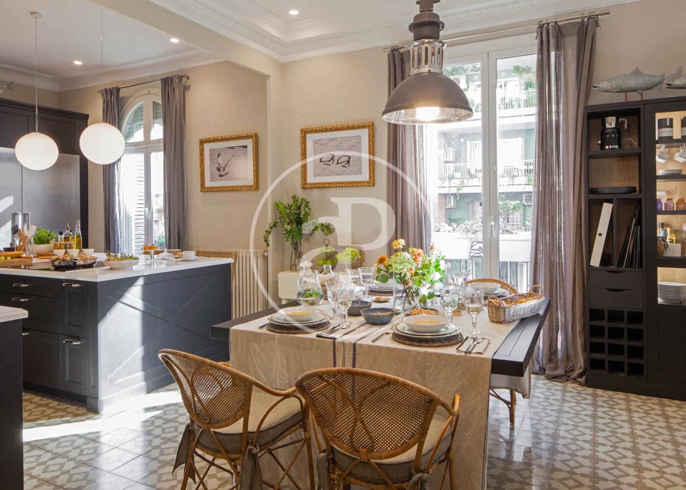 4 soveværelse Lejlighed til leje i Barcelona by - € 5.300 (Ref: 9414076)