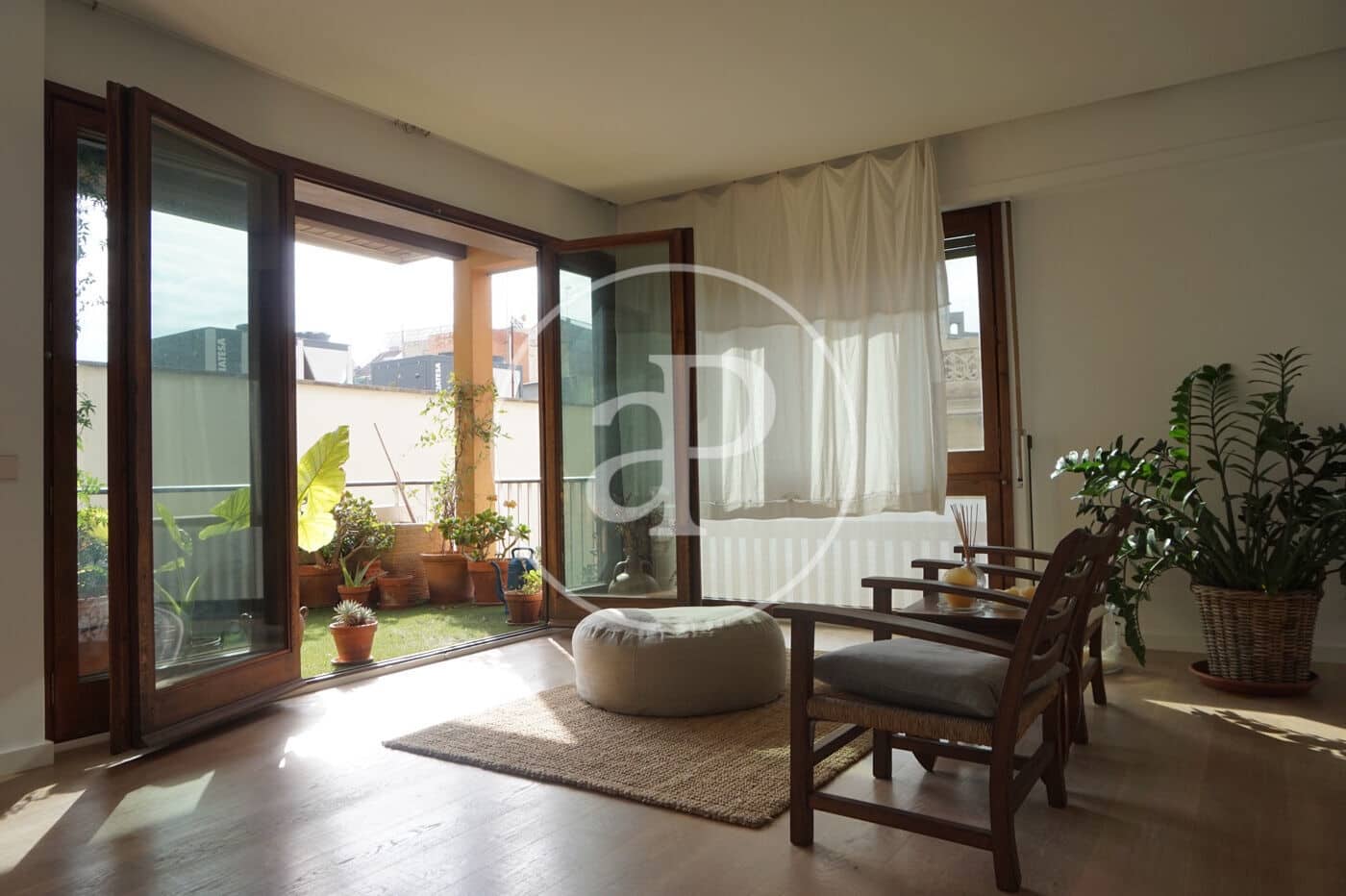 2 bedroom Apartment for rent in Barcelona city - € 3,000 (Ref: 9414077)