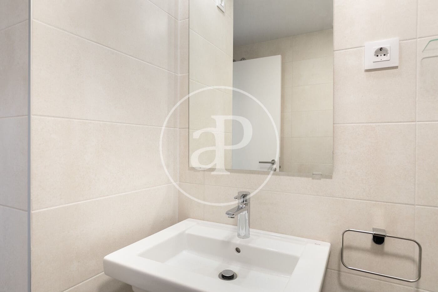 3 sypialnia Apartament do wynajęcia w L'Hospitalet de Llobregat z basenem - 1 870 € (Ref: 9414078)
