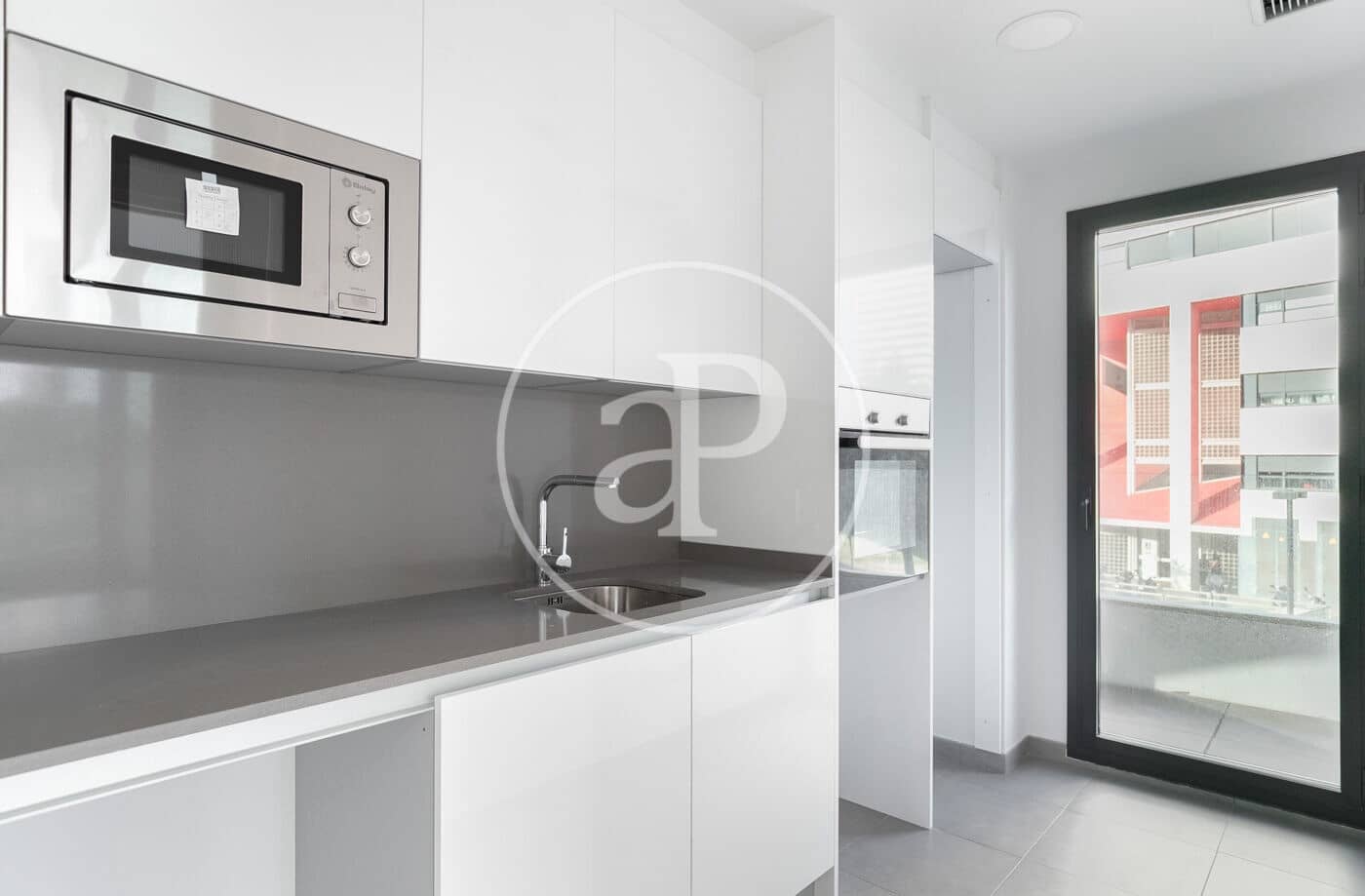 3 sypialnia Apartament do wynajęcia w L'Hospitalet de Llobregat z basenem - 1 870 € (Ref: 9414078)