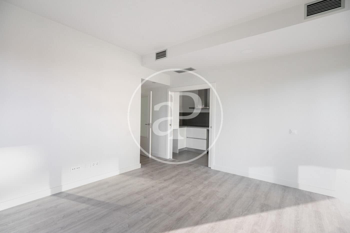 3 sypialnia Apartament do wynajęcia w L'Hospitalet de Llobregat z basenem - 1 870 € (Ref: 9414078)