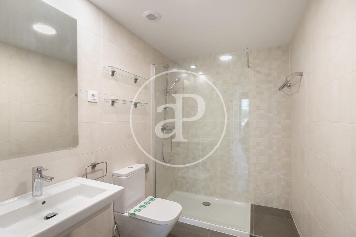 3 sypialnia Apartament do wynajęcia w L'Hospitalet de Llobregat z basenem - 1 870 € (Ref: 9414078)