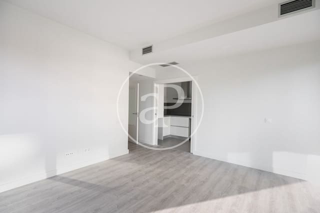 3 sypialnia Apartament do wynajęcia w L'Hospitalet de Llobregat z basenem - 1 870 € (Ref: 9414078)